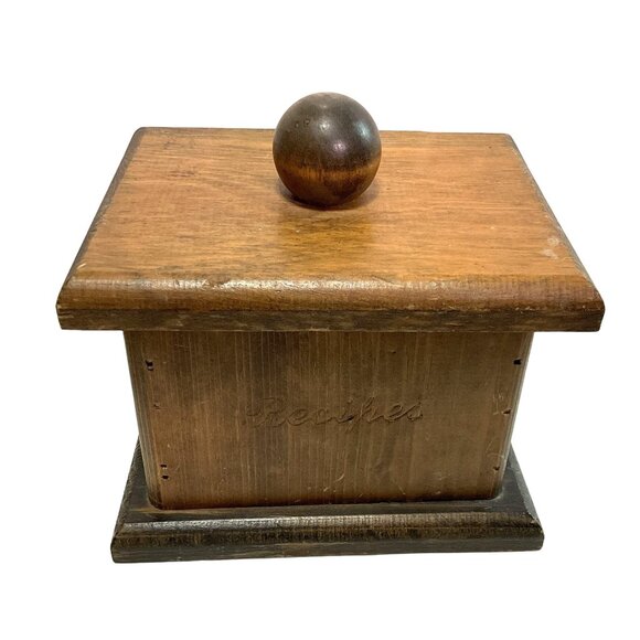Vintage Wooden Recipe Box with Recipes from the 70s & Older 7.5"H X 6"W X 7.75"L - Picture 1 of 7